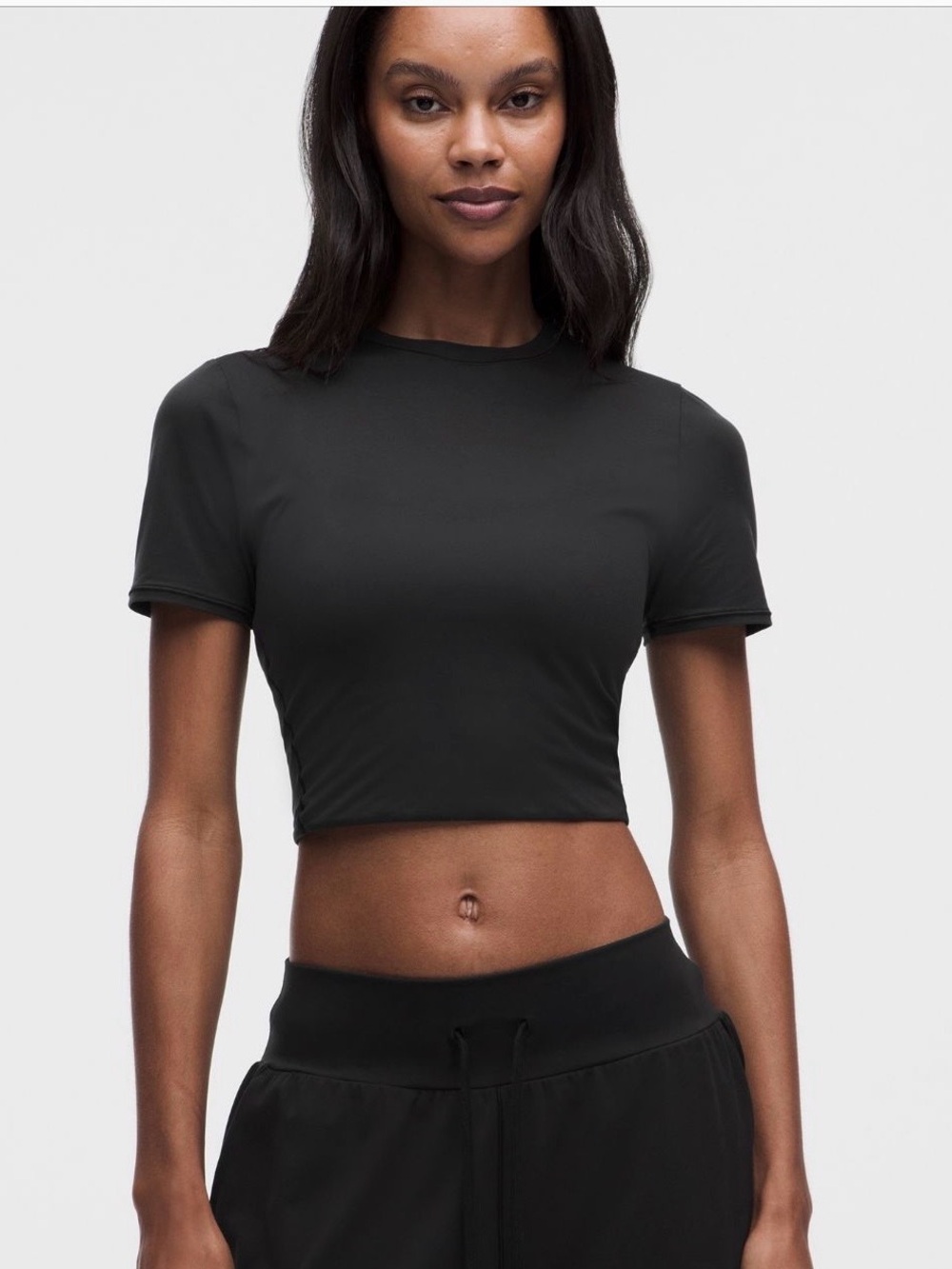 Lululemon - Nulu Black Cropped Crew Tee - Size Medium